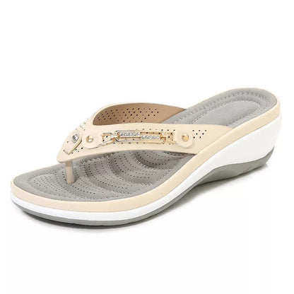 Sandalias de dedo con cuña y detalle metálico para mujer-Footwear for women-Casaluzia