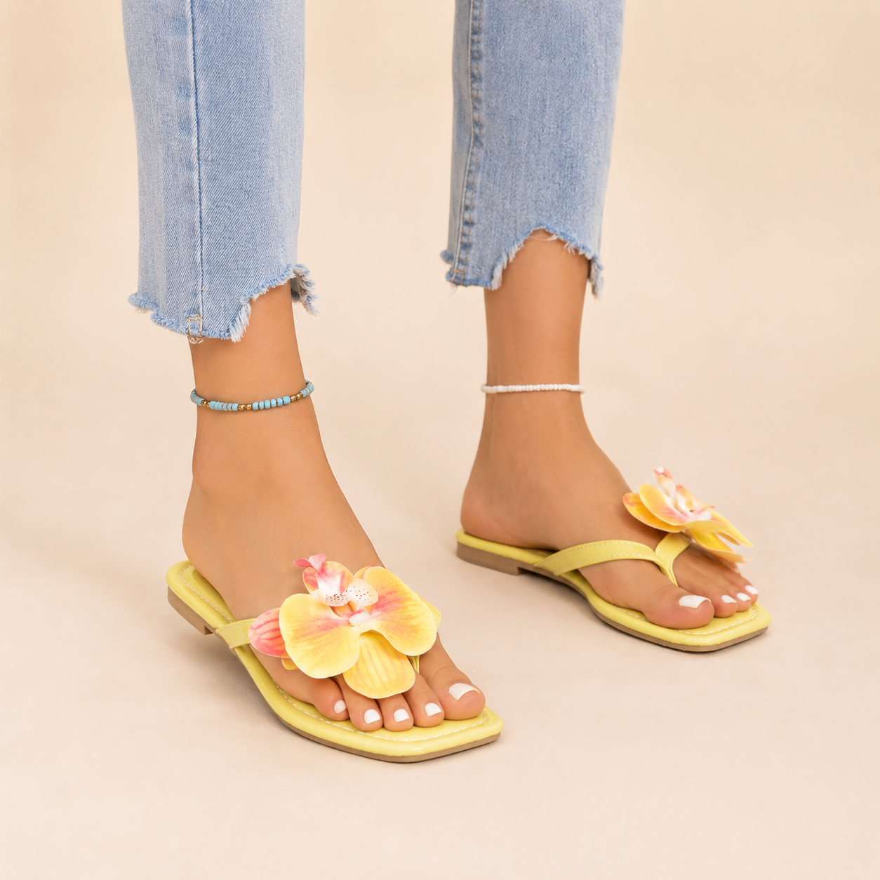 Sandalias de dedo con flores y punta cuadrada para mujer-Footwear for women-Casaluzia