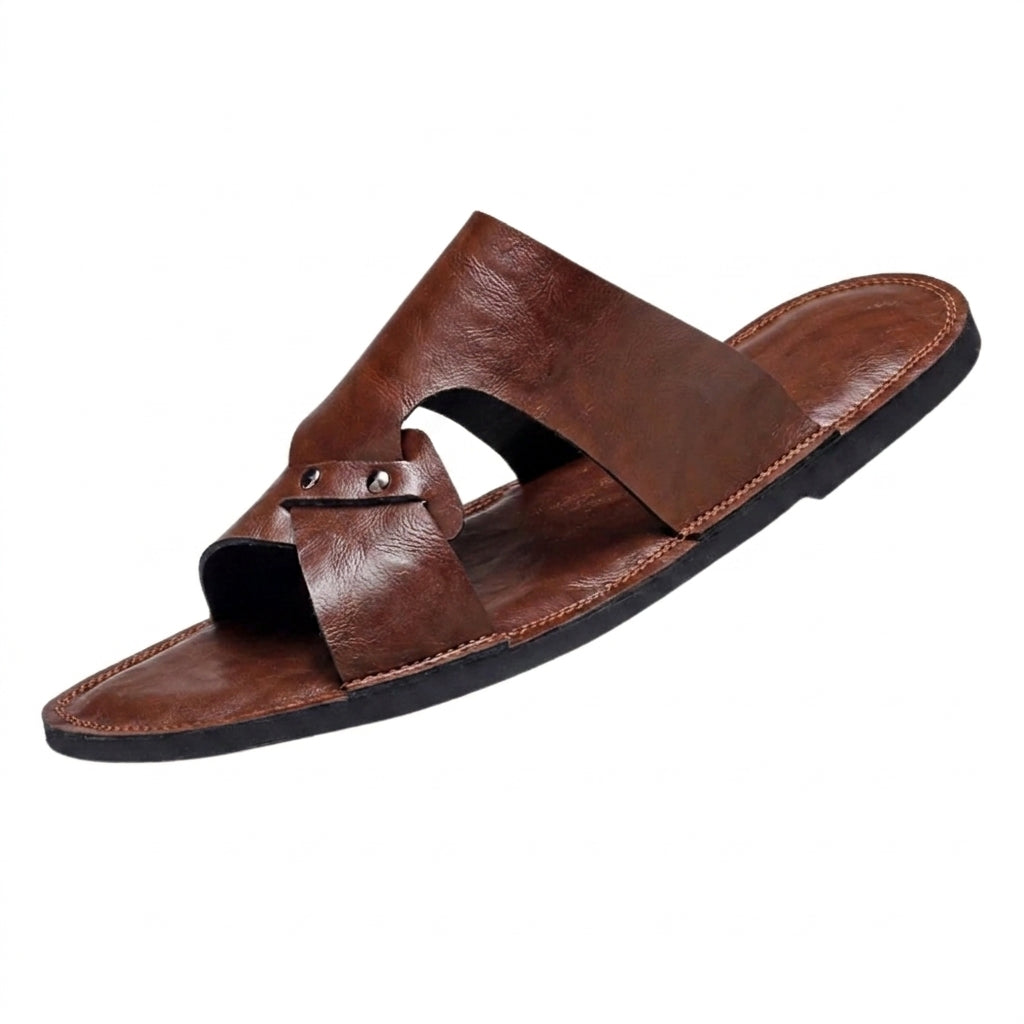 Sandalias para hombre tipo slide con tira calada y remaches metálicos-Footwear for men-Casaluzia