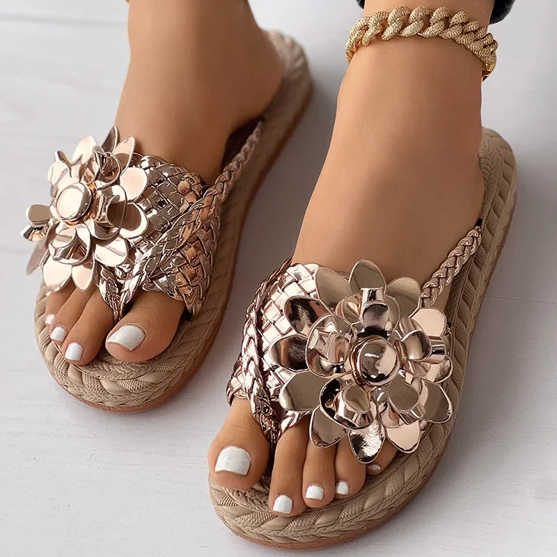 Sandalias planas con tiras trenzadas y flores para mujer-Footwear for women-Casaluzia