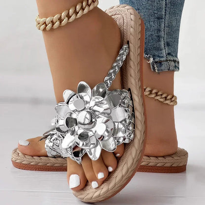 Sandalias planas con tiras trenzadas y flores para mujer-Footwear for women-Casaluzia