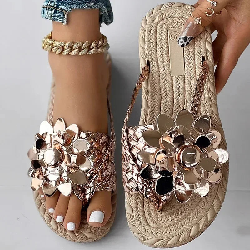 Sandalias planas con tiras trenzadas y flores para mujer-Footwear for women-Casaluzia