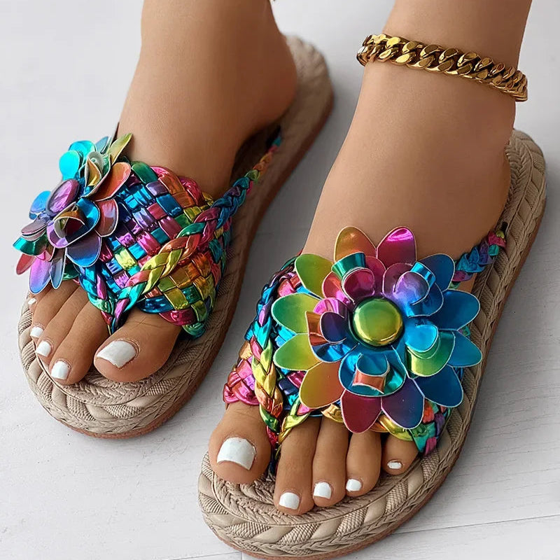 Sandalias planas con tiras trenzadas y flores para mujer-Footwear for women-Casaluzia