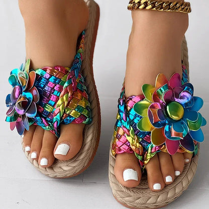 Sandalias planas con tiras trenzadas y flores para mujer-Footwear for women-Casaluzia