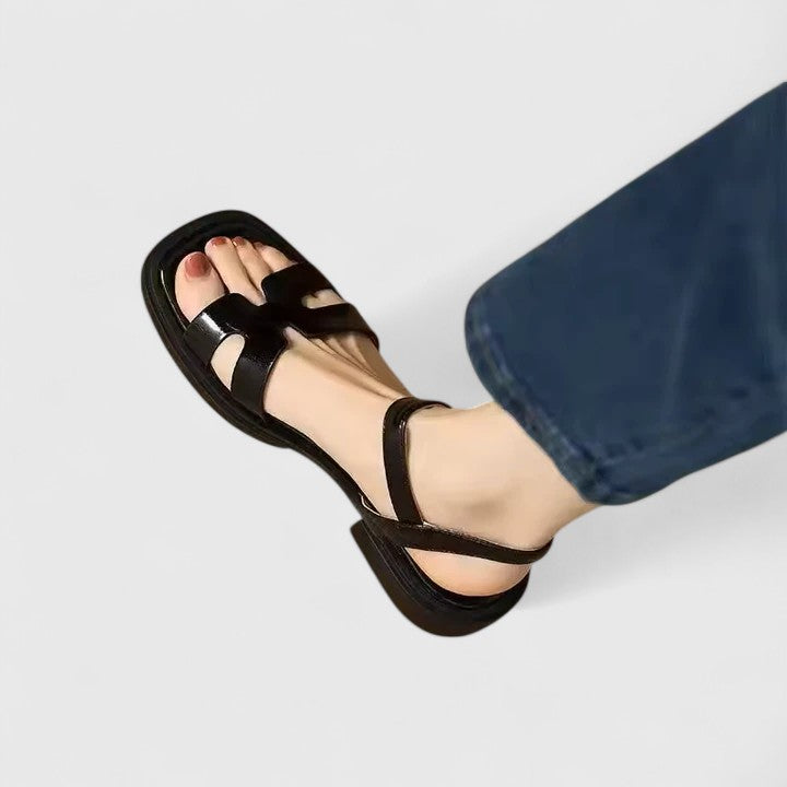 Sandalias planas para mujer con diseño de corte en H y correa al tobillo-Footwear for women-Casaluzia