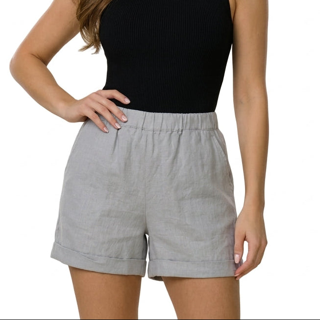 Short de mujer con cintura elástica, dobladillo doblado y bolsillos laterales-Shorts for women-Casaluzia