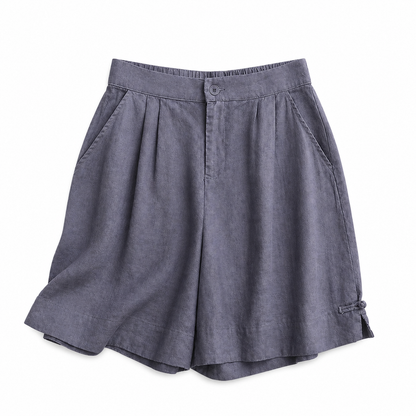 Short de mujer de tiro alto con cierre de botón, pliegues y bolsillos laterales-Shorts for women-Casaluzia