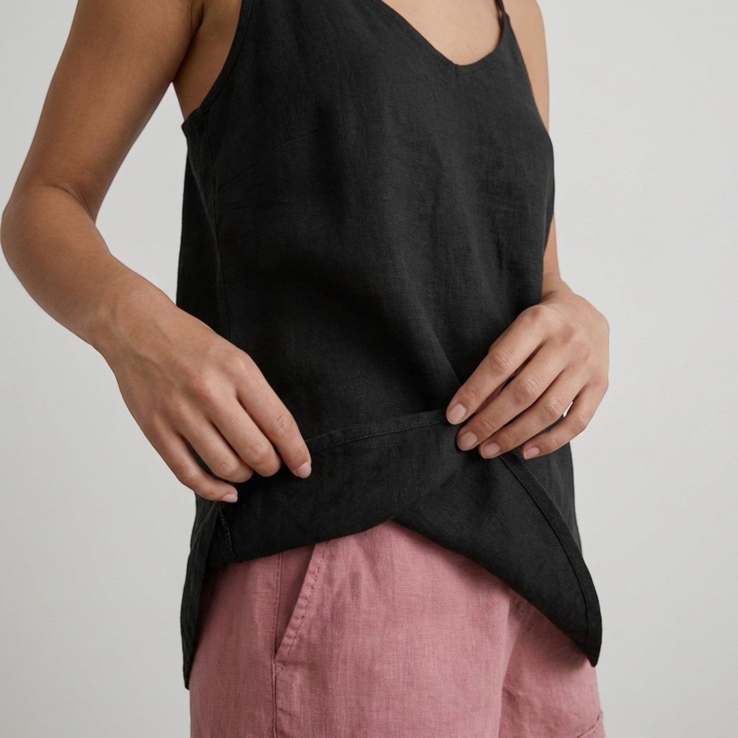 Top de lino con cuello en V para mujer-Tops for women-Casaluzia