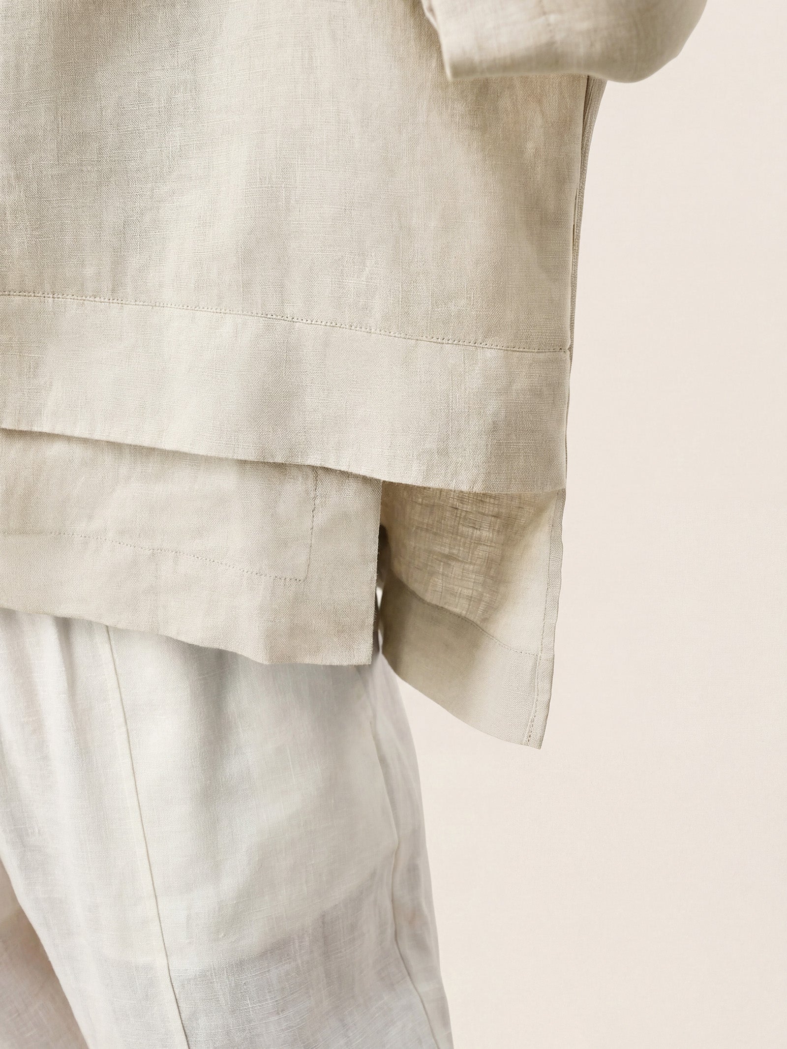 Top de lino con cuello en V y dobladillo a capas para mujer-Tops for women-Casaluzia