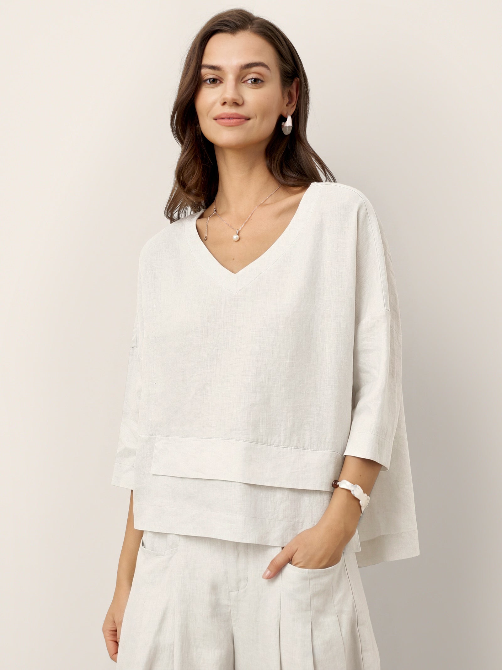 Top de lino con cuello en V y dobladillo a capas para mujer-Tops for women-Casaluzia