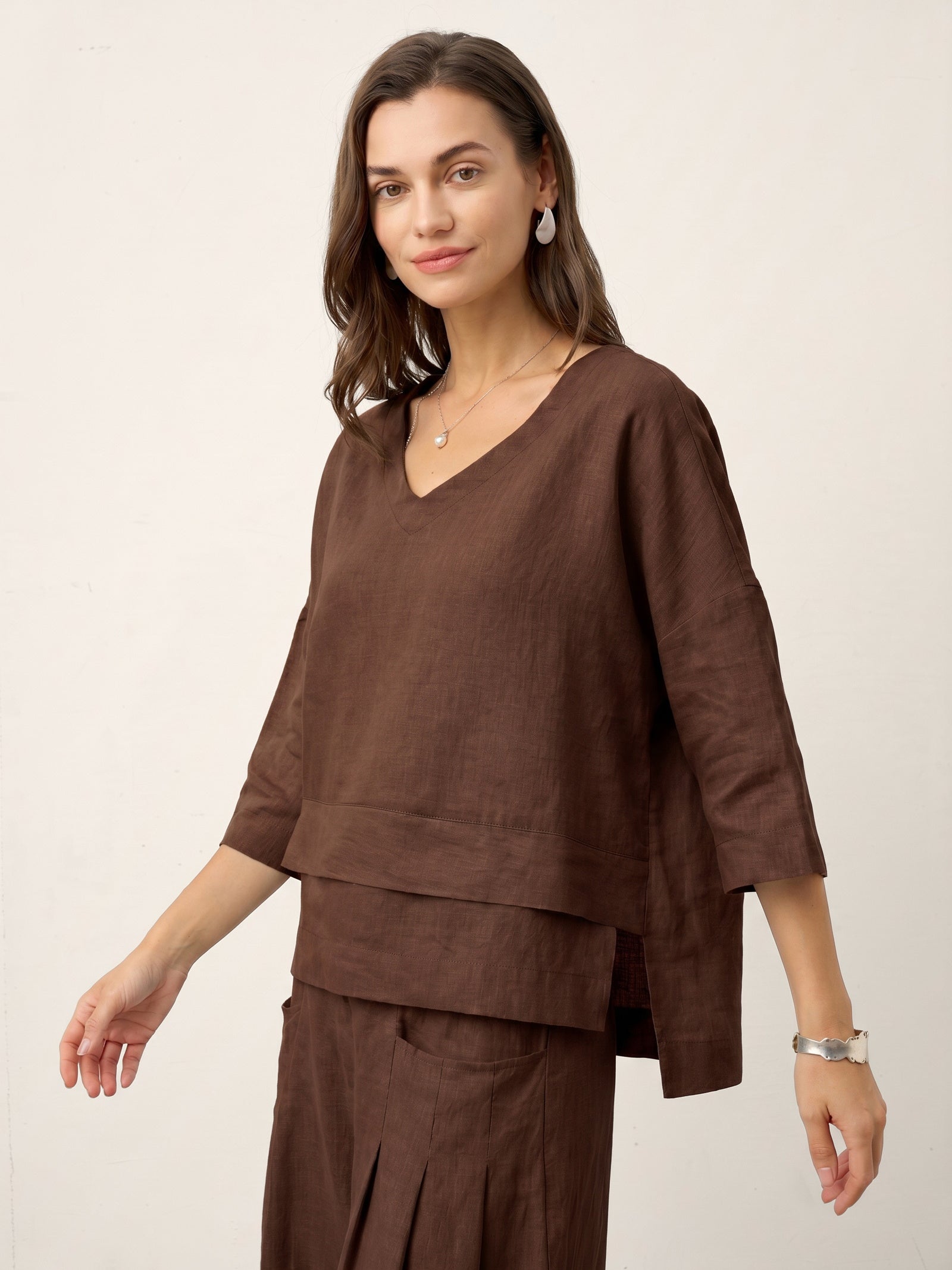 Top de lino con cuello en V y dobladillo a capas para mujer-Tops for women-Casaluzia