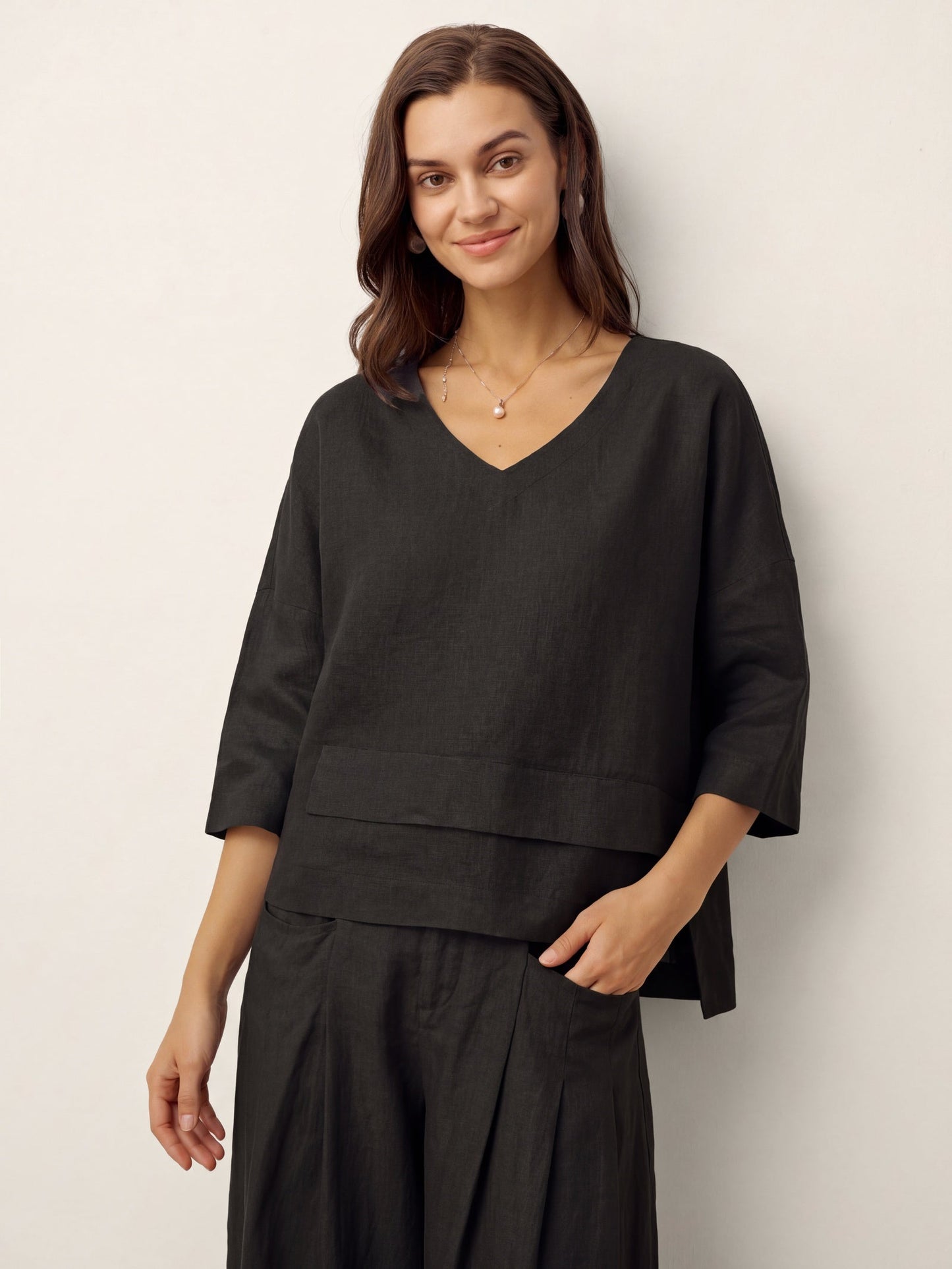 Top de lino con cuello en V y dobladillo a capas para mujer-Tops for women-Casaluzia