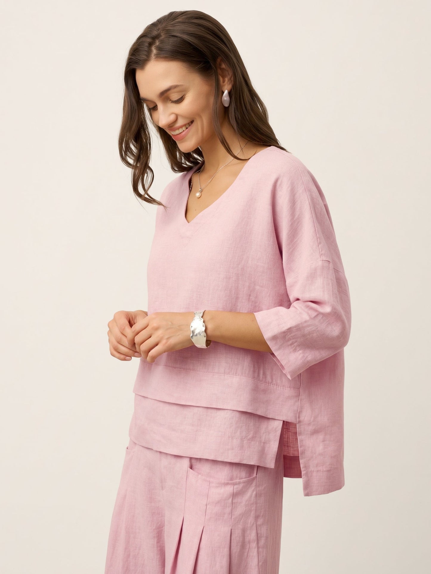 Top de lino con cuello en V y dobladillo a capas para mujer-Tops for women-Casaluzia