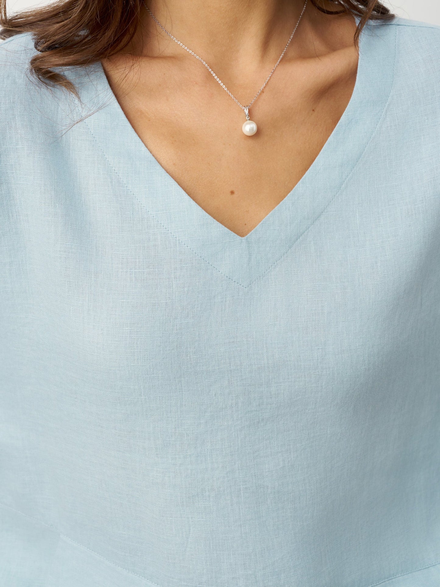 Top de lino con cuello en V y dobladillo a capas para mujer-Tops for women-Casaluzia