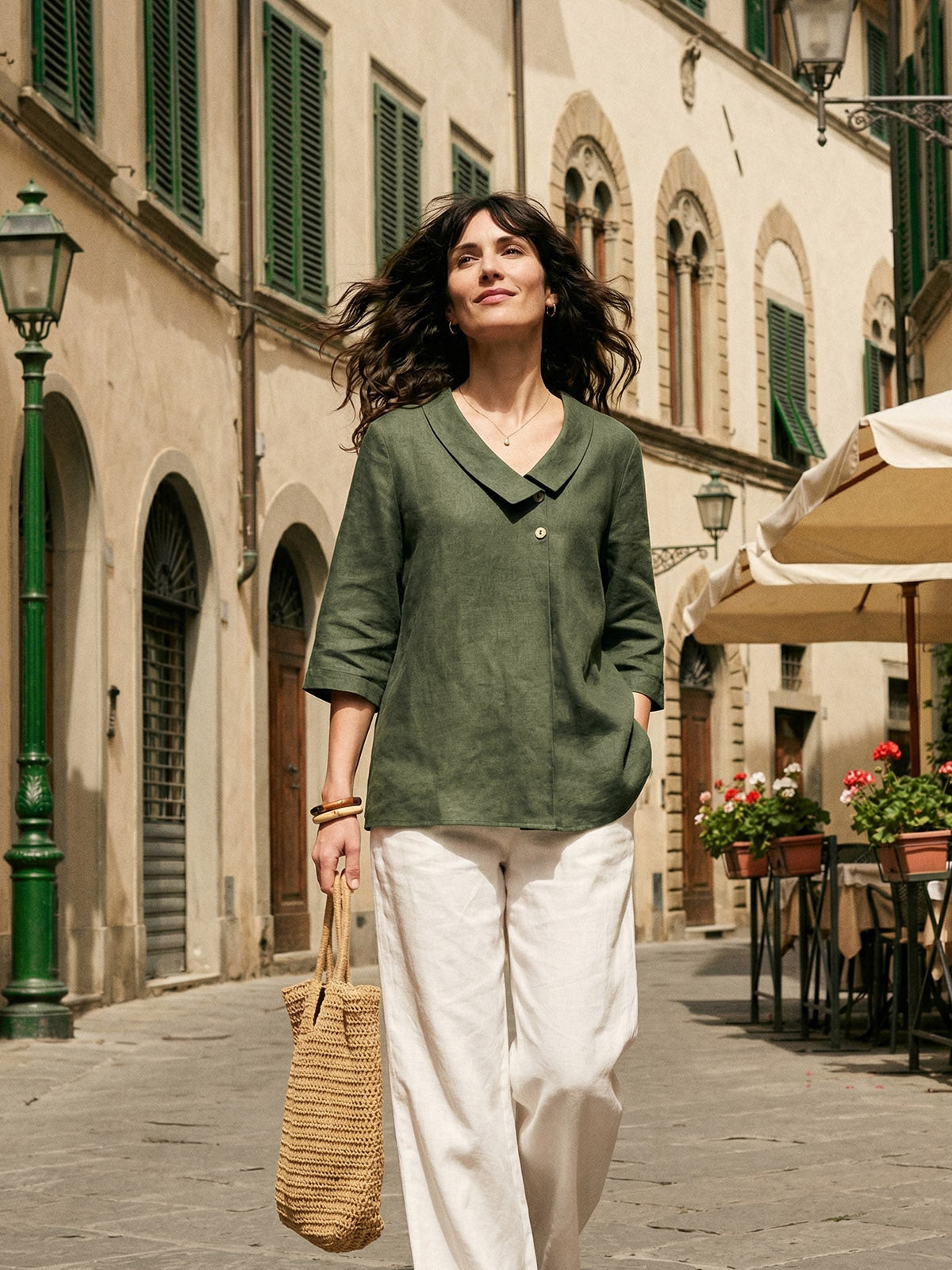 Top de lino para mujer con cuello asimétrico-Tops for women-Casaluzia
