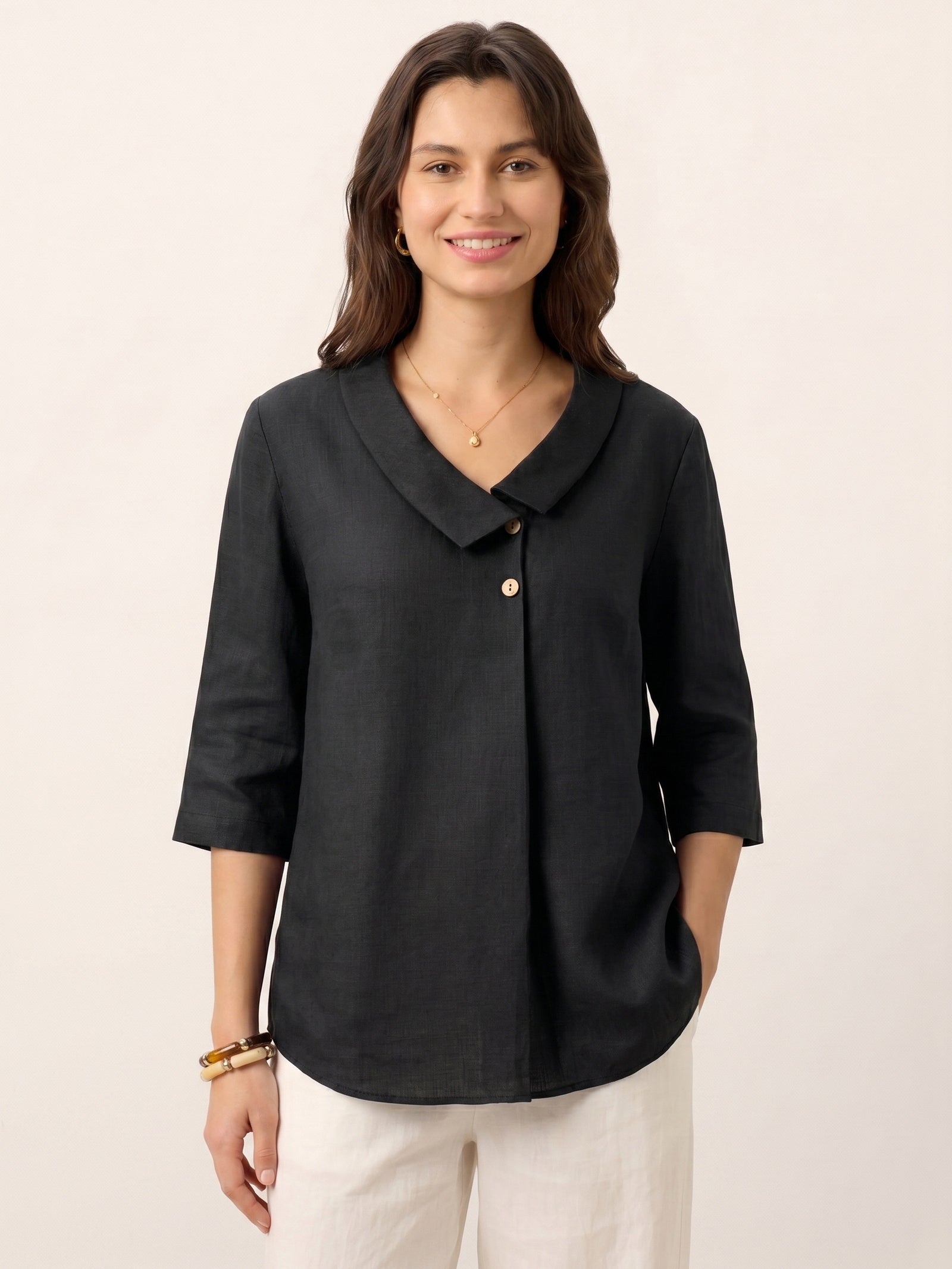Top de lino para mujer con cuello asimétrico-Tops for women-Casaluzia