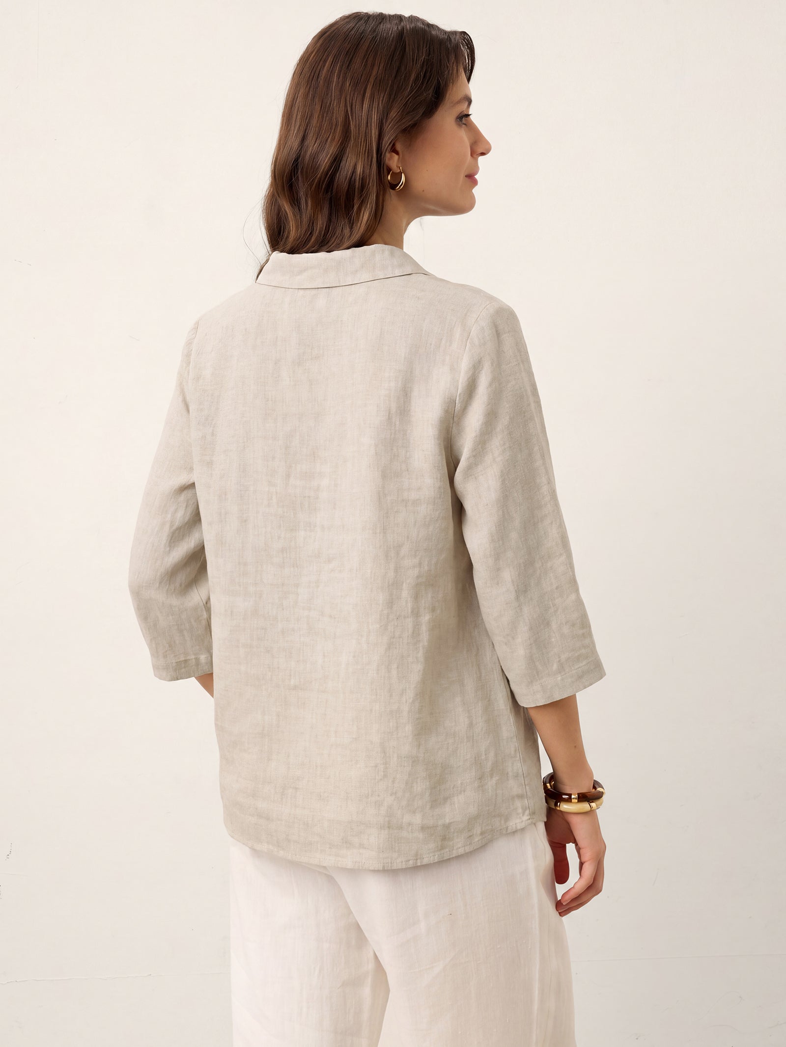 Top de lino para mujer con cuello asimétrico-Tops for women-Casaluzia