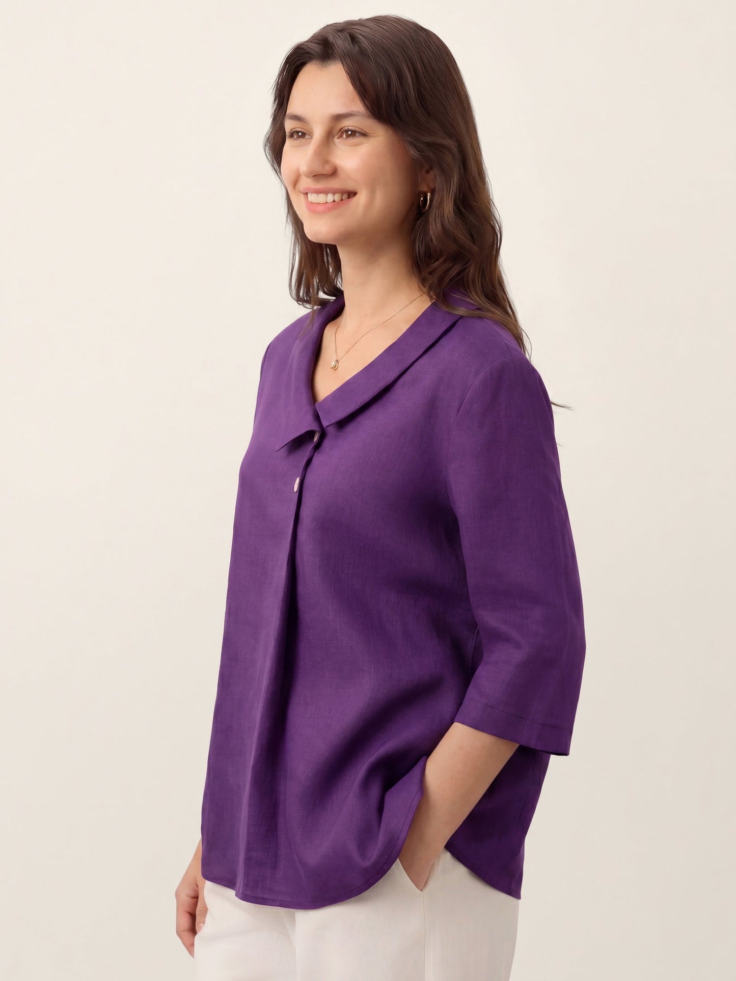 Top de lino para mujer con cuello asimétrico-Tops for women-Casaluzia