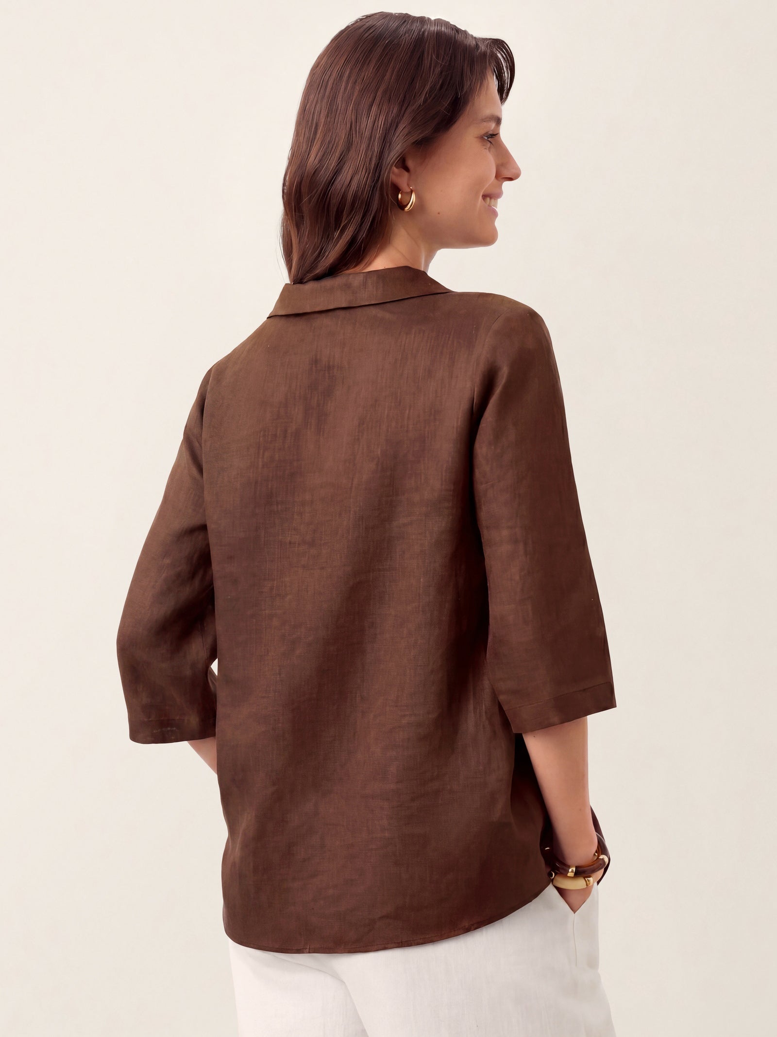 Top de lino para mujer con cuello asimétrico-Tops for women-Casaluzia