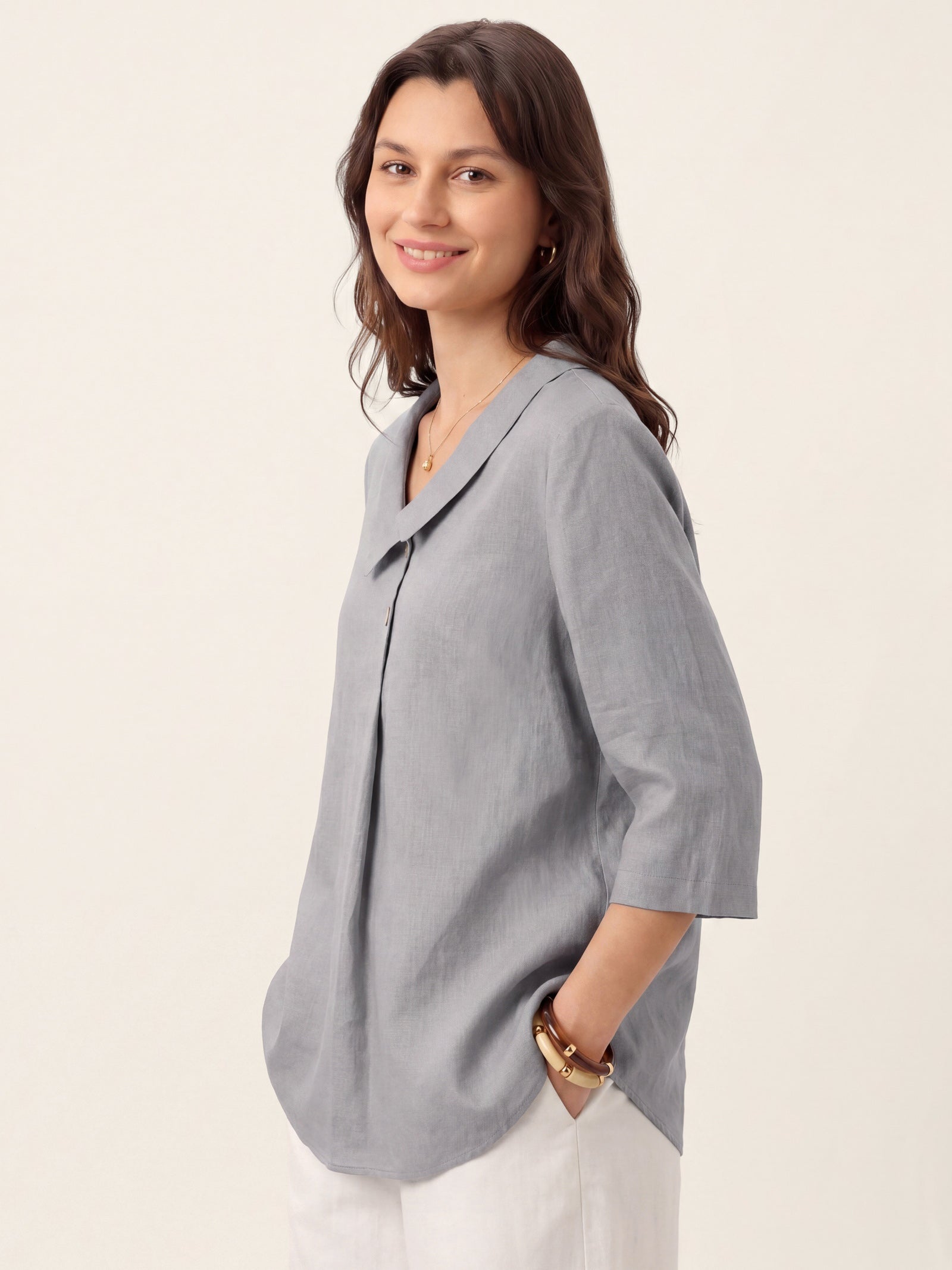 Top de lino para mujer con cuello asimétrico-Tops for women-Casaluzia