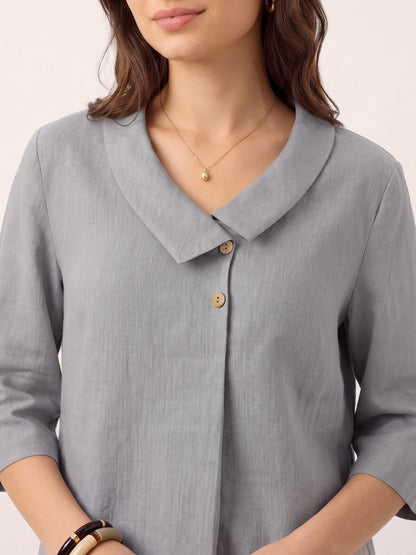Top de lino para mujer con cuello asimétrico-Tops for women-Casaluzia