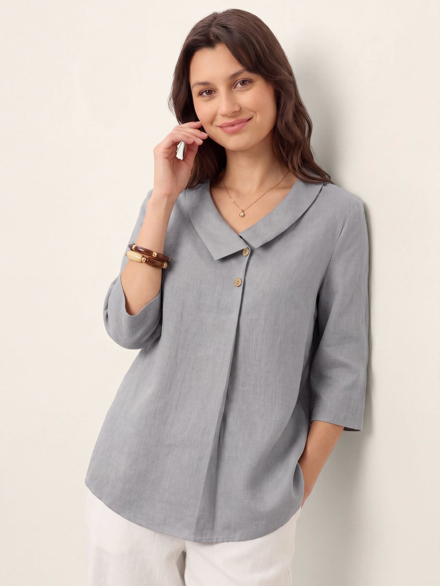 Top de lino para mujer con cuello asimétrico-Tops for women-Casaluzia