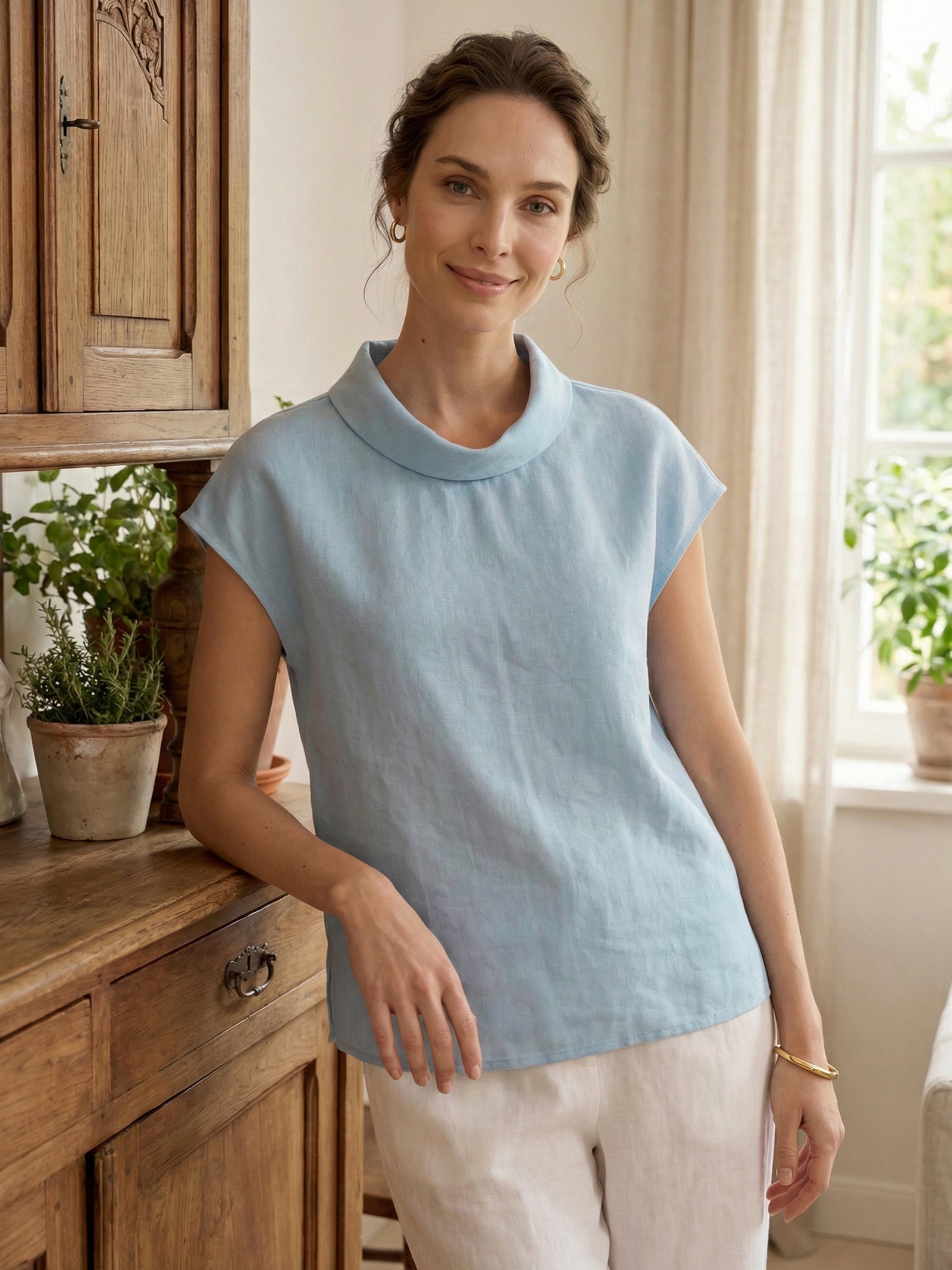 Top de lino para mujer con manga corta y cuello doblado-Tops for women-Casaluzia