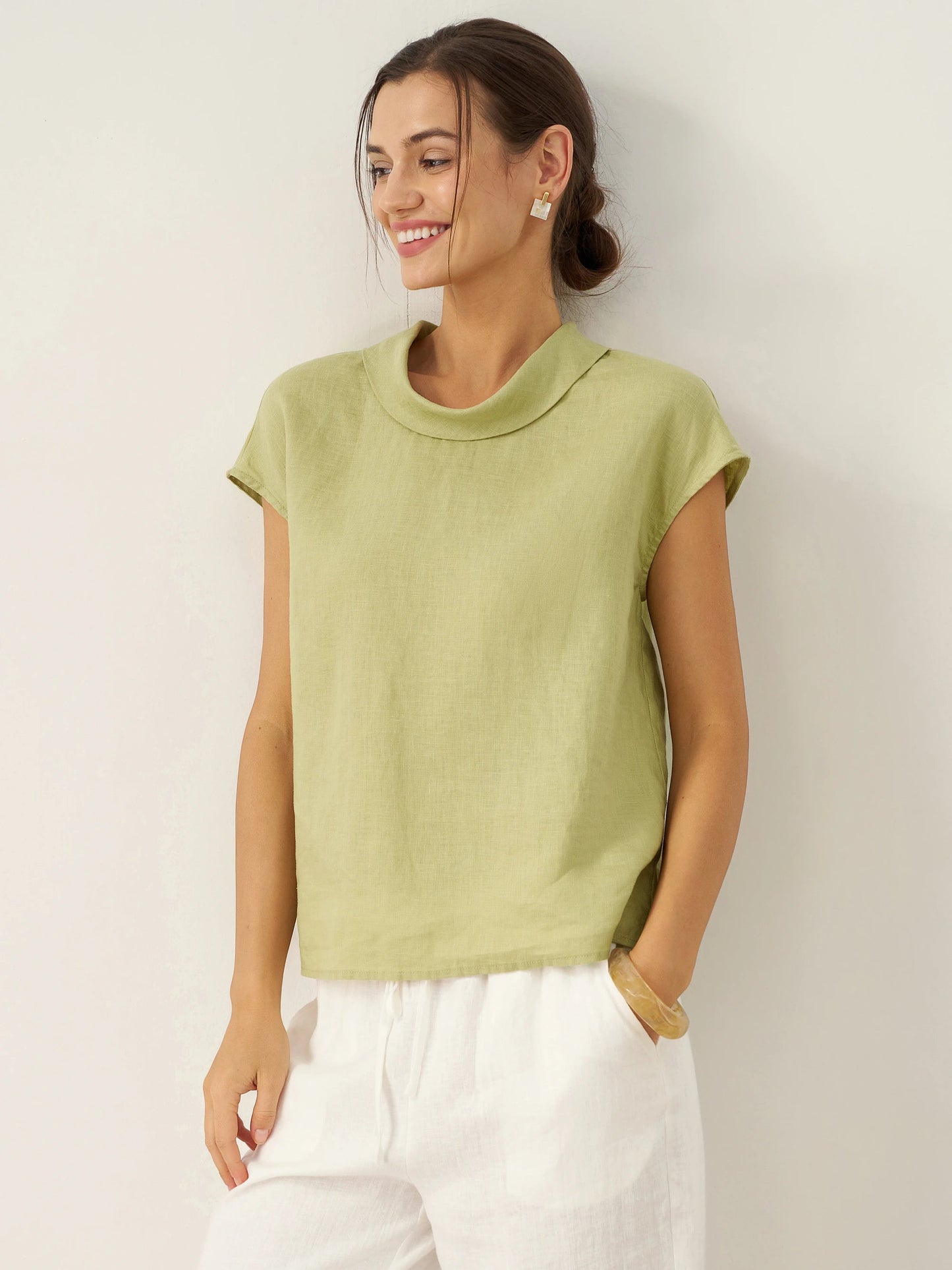 Top de lino para mujer con manga corta y cuello doblado-Tops for women-Casaluzia