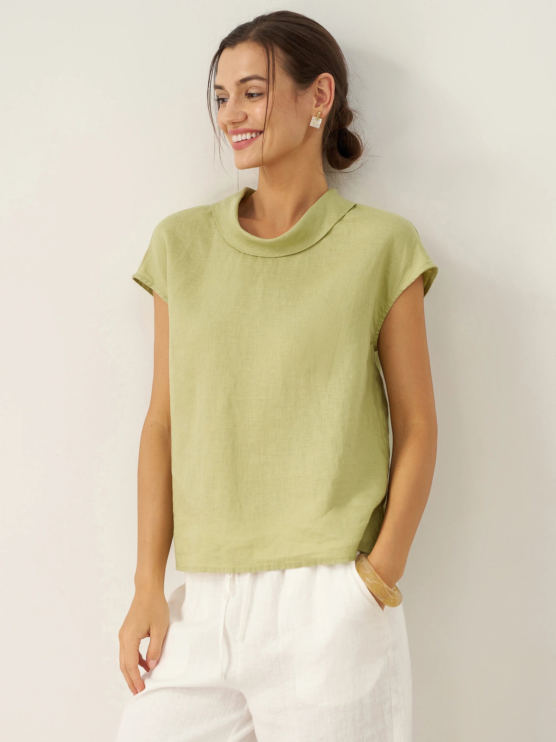 Top de lino para mujer con manga corta y cuello doblado-Tops for women-Casaluzia