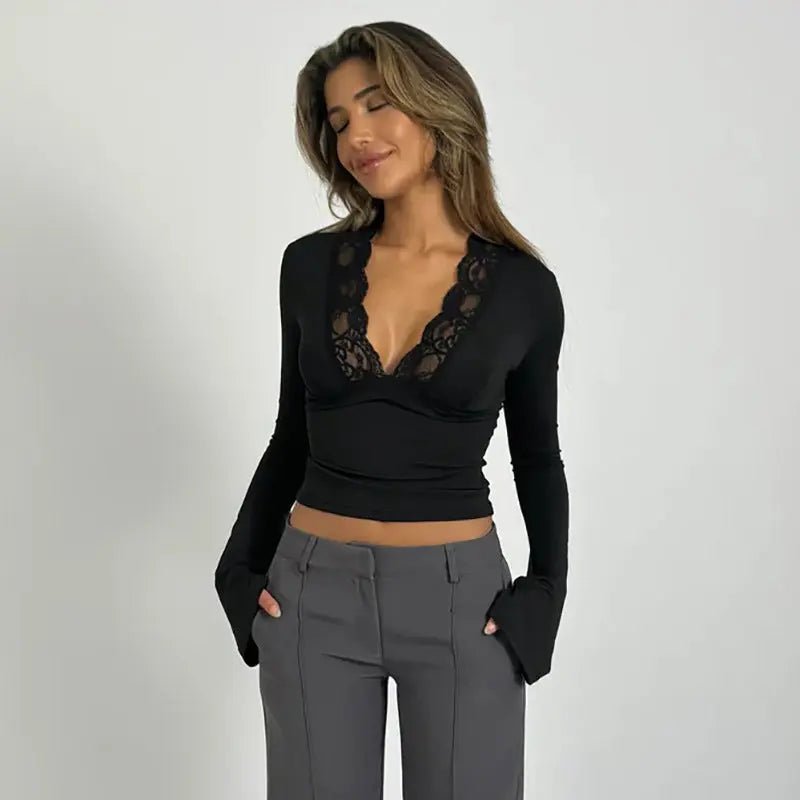 Top de manga larga para mujer con escote en V, panel de encaje y puños acampanados-Tops for women-Casaluzia