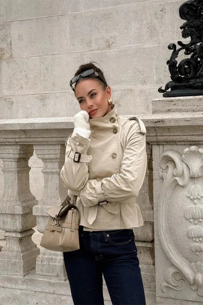 Trenchcoat corto para mujer con cinturón y botones-Jacket for women-Casaluzia