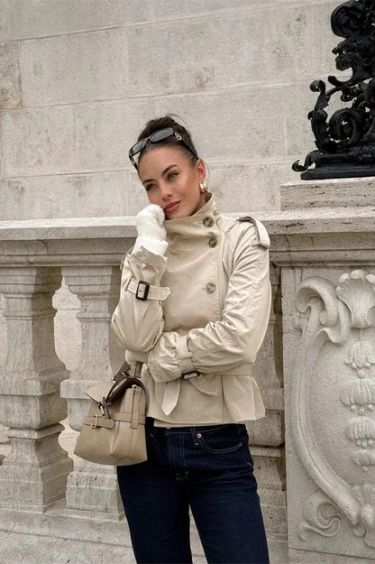Trenchcoat corto para mujer con cinturón y botones-Jacket for women-Casaluzia