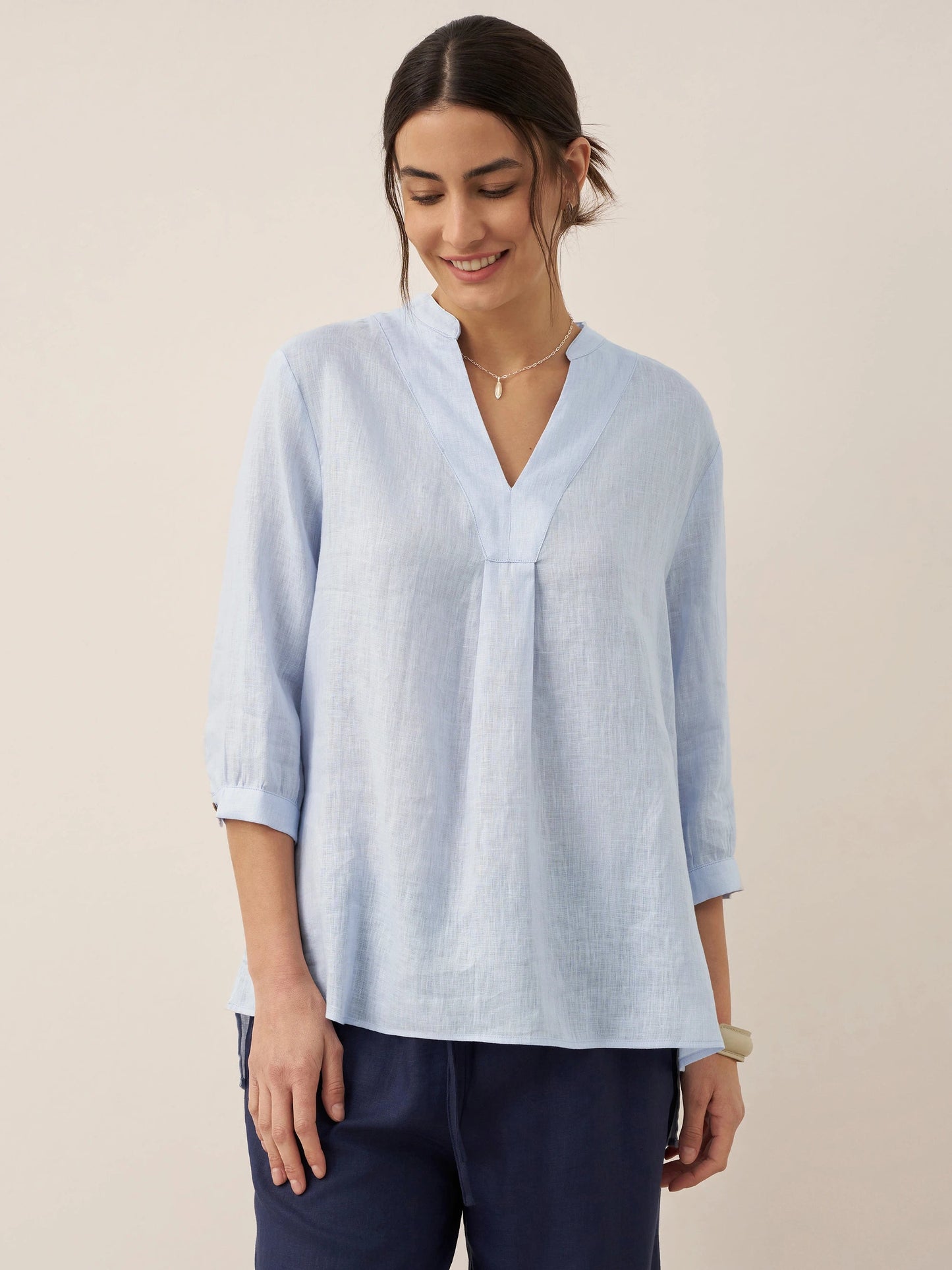 Túnica de lino con cuello en V para mujer-Shirts for women-Casaluzia