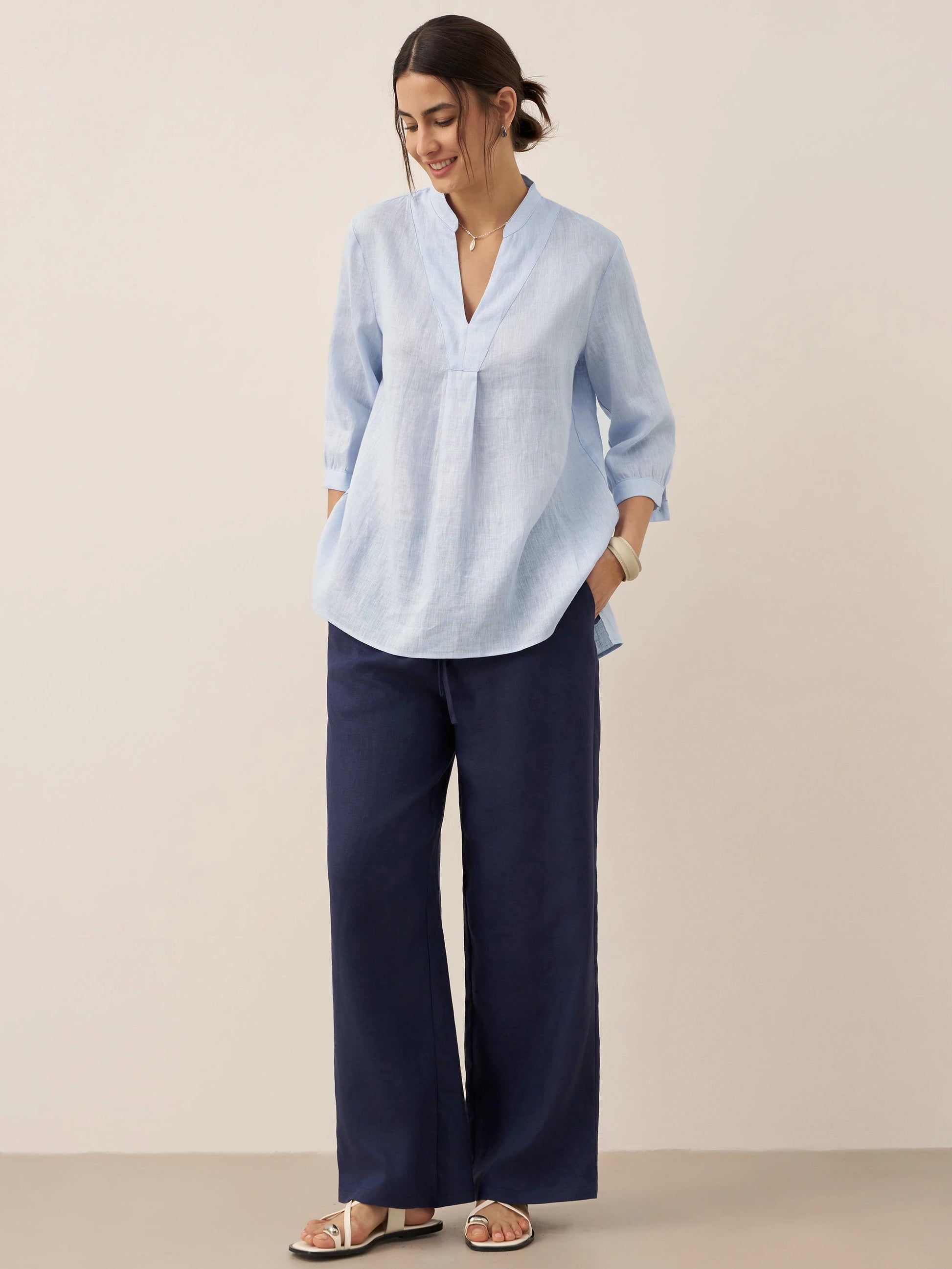 Túnica de lino con cuello en V para mujer-Shirts for women-Casaluzia