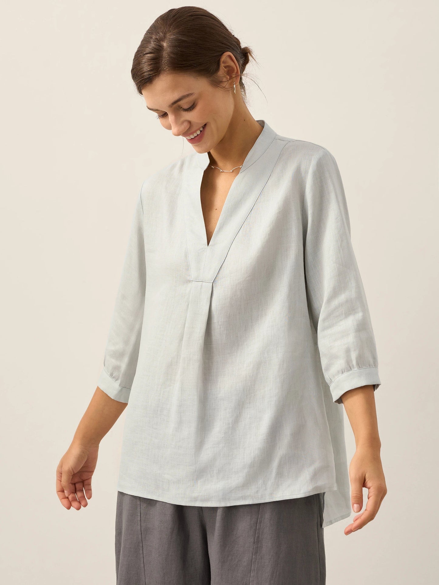 Túnica de lino con cuello en V para mujer-Shirts for women-Casaluzia