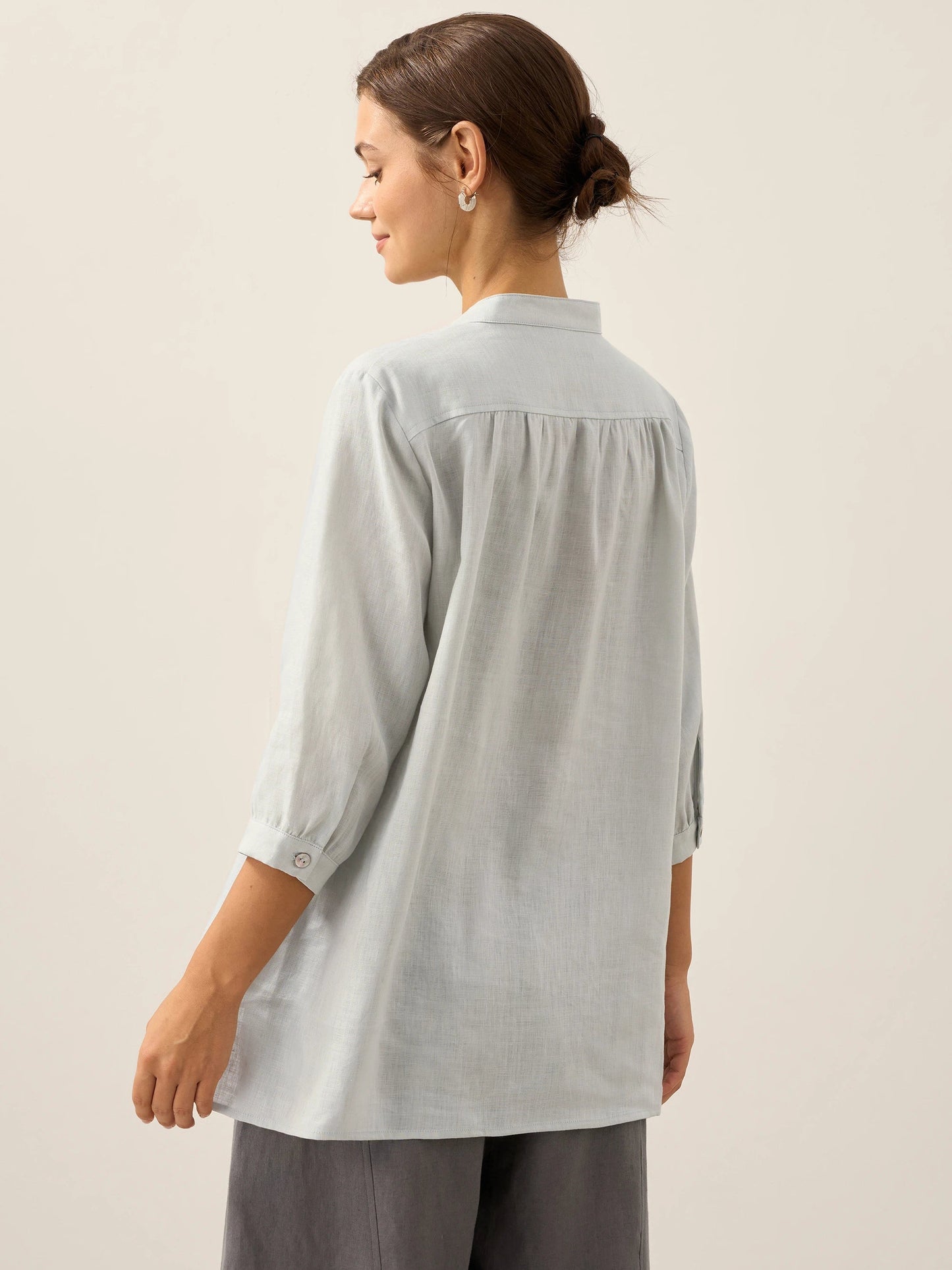 Túnica de lino con cuello en V para mujer-Shirts for women-Casaluzia