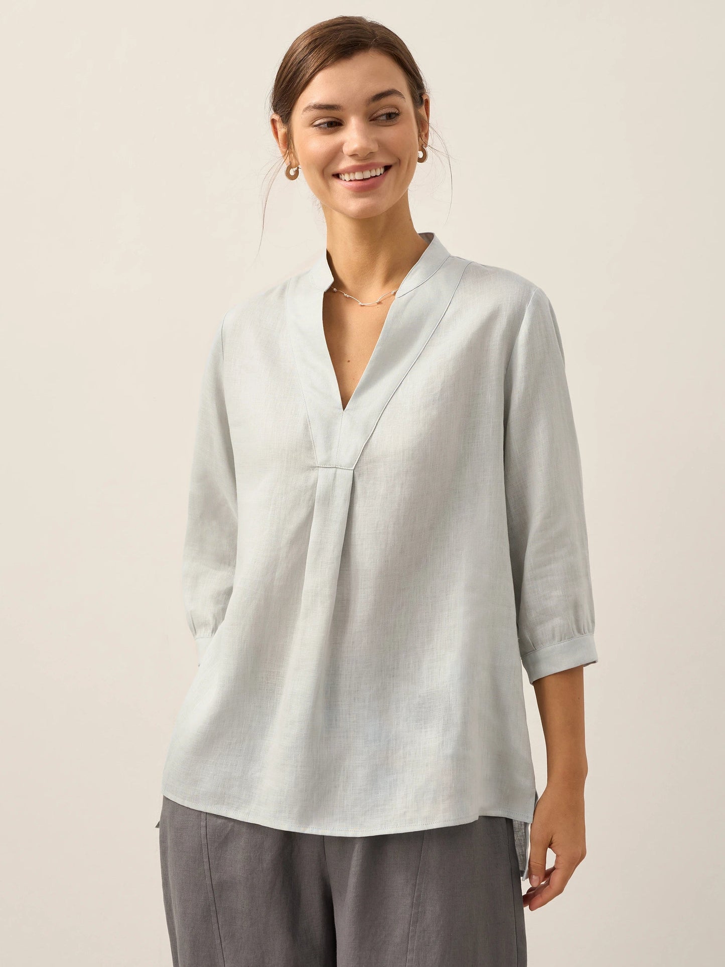 Túnica de lino con cuello en V para mujer-Shirts for women-Casaluzia