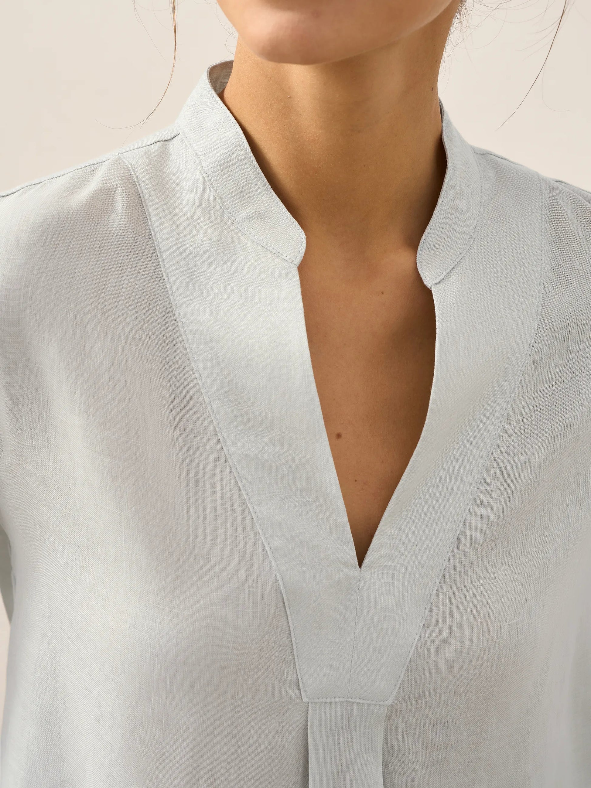 Túnica de lino con cuello en V para mujer-Shirts for women-Casaluzia