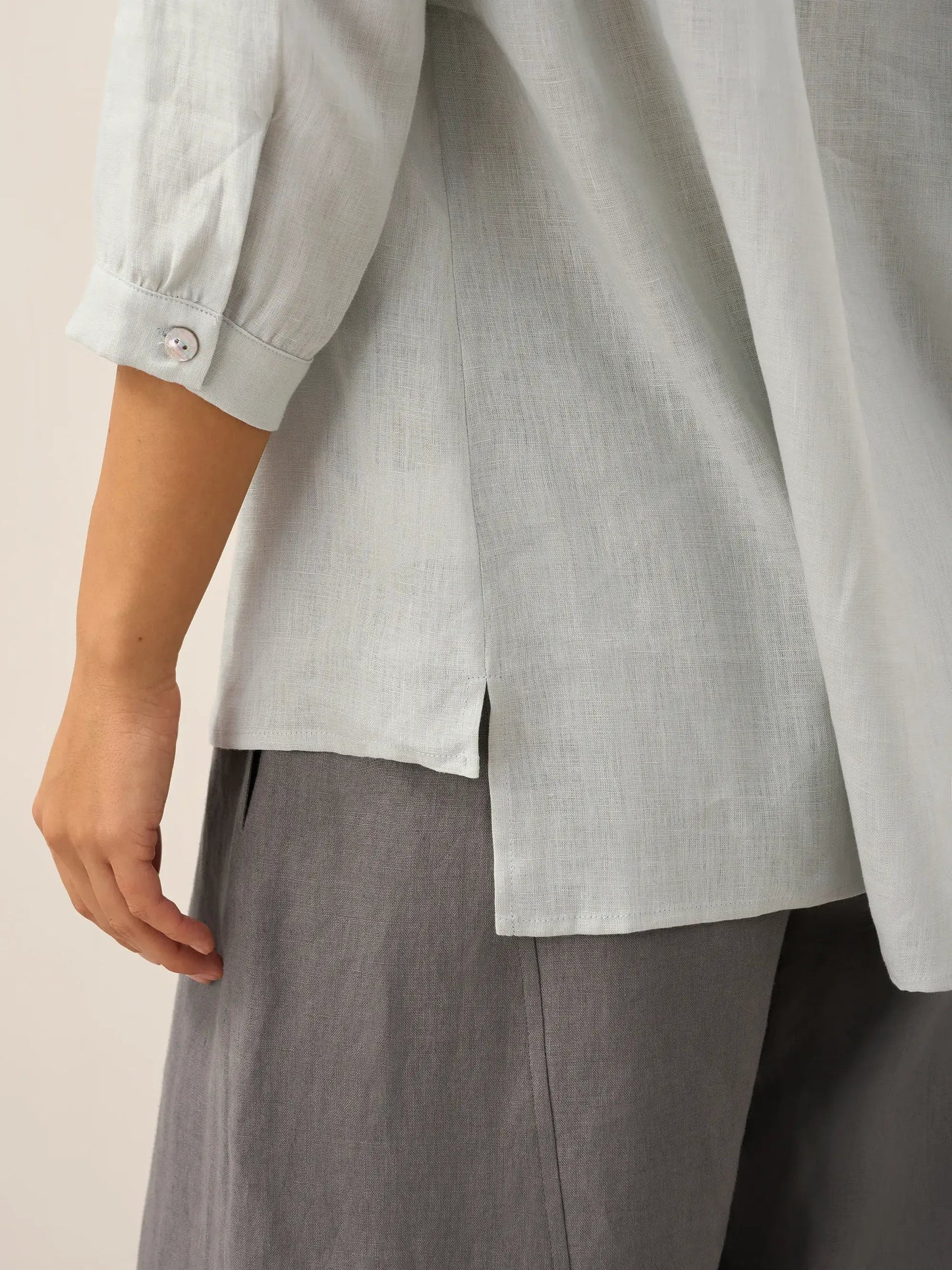 Túnica de lino con cuello en V para mujer-Shirts for women-Casaluzia