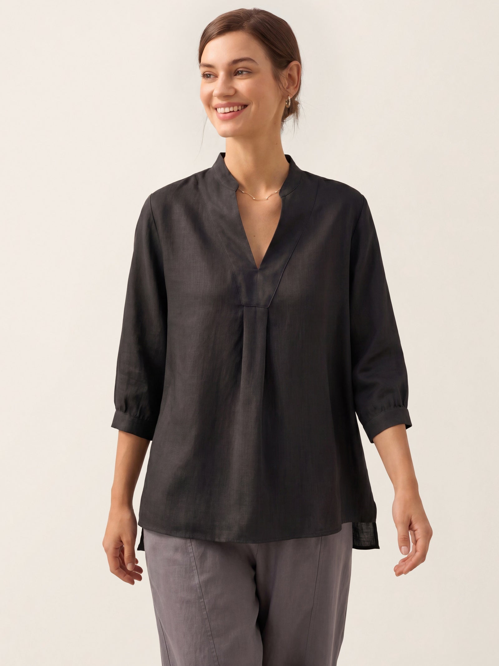 Túnica de lino con cuello en V para mujer-Shirts for women-Casaluzia