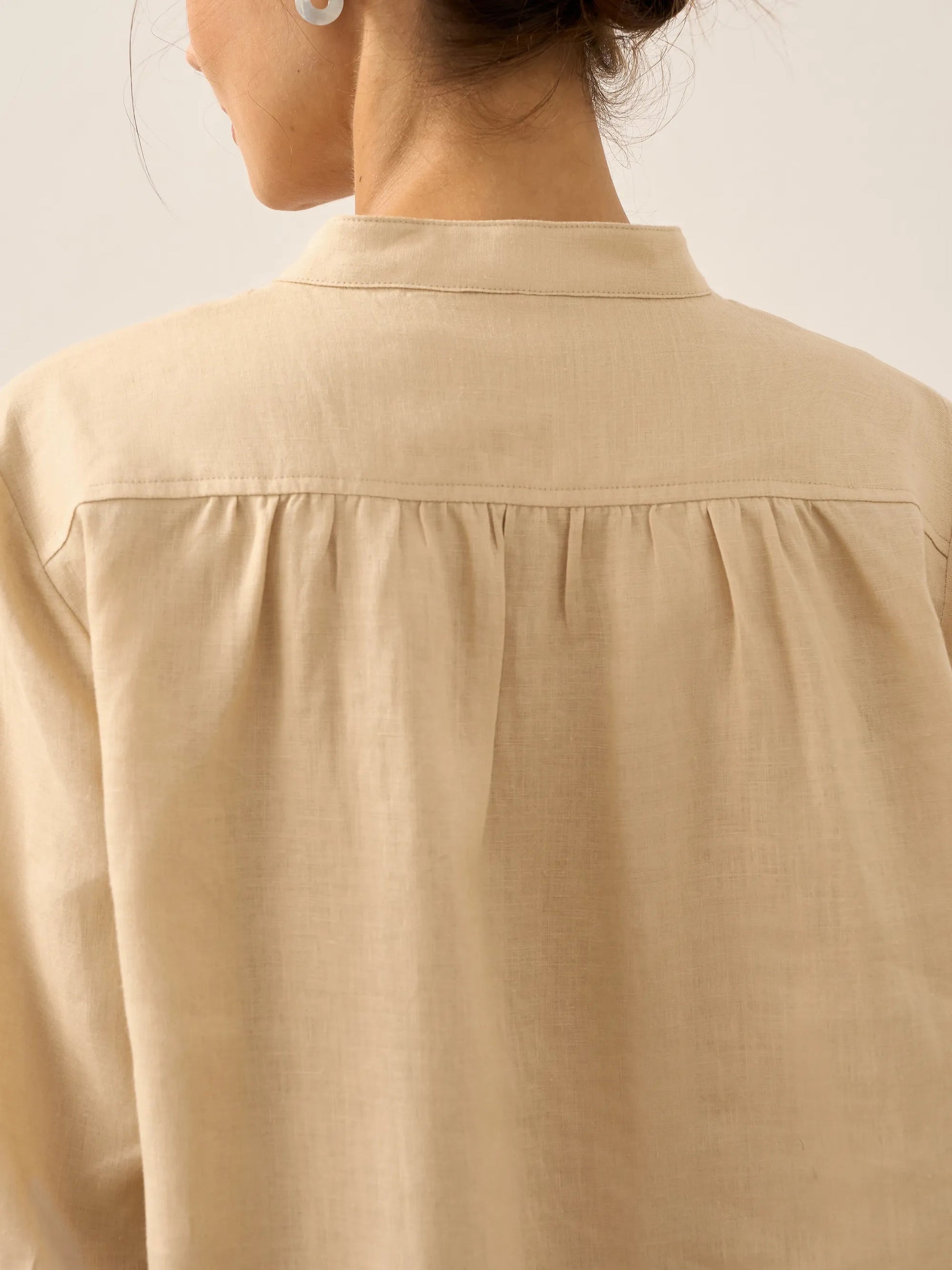 Túnica de lino con cuello en V para mujer-Shirts for women-Casaluzia