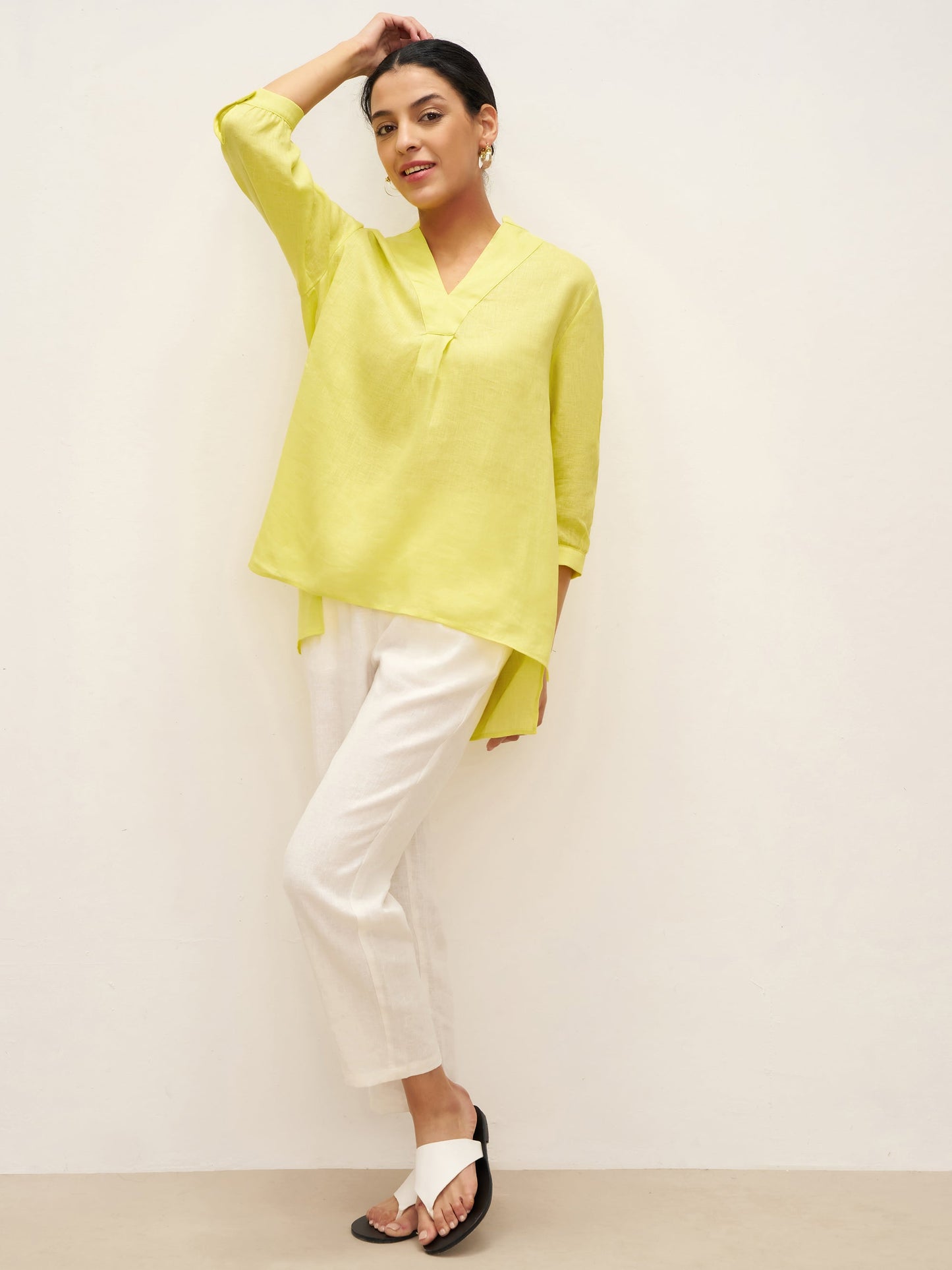 Túnica de lino con cuello en V para mujer-Shirts for women-Casaluzia