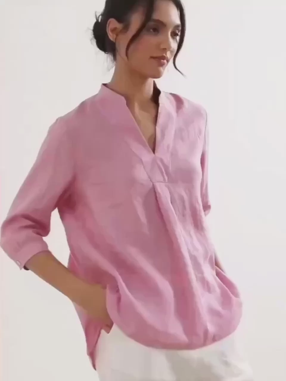 Túnica de lino con cuello en V para mujer-Shirts for women-Casaluzia