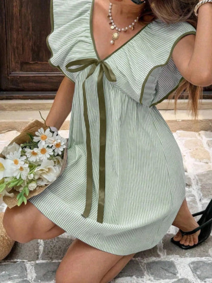 Vestido corto a rayas para mujer con mangas con volantes-Mini Dress-Casaluzia
