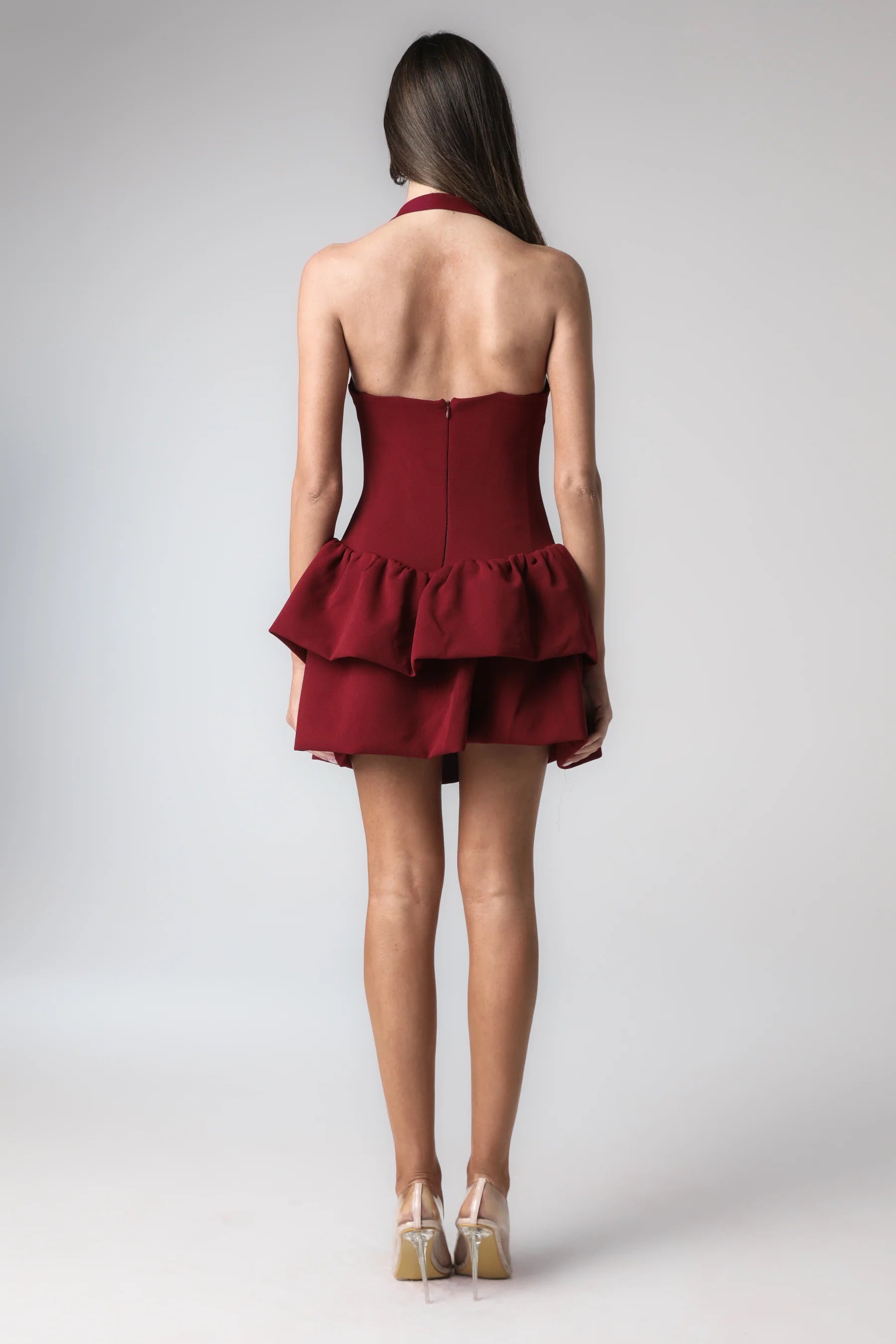Vestido corto de mujer con cuello halter y falda con volantes-Mini Dress-Casaluzia