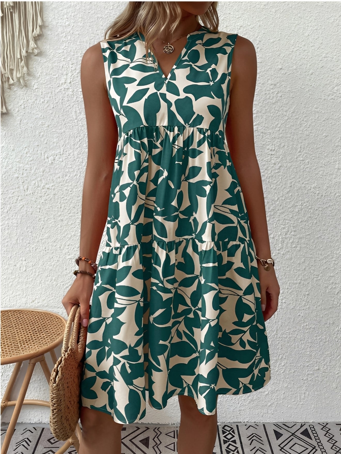 Vestido corto para mujer sin mangas con escote en V y falda en capas-Mini Dress-Casaluzia