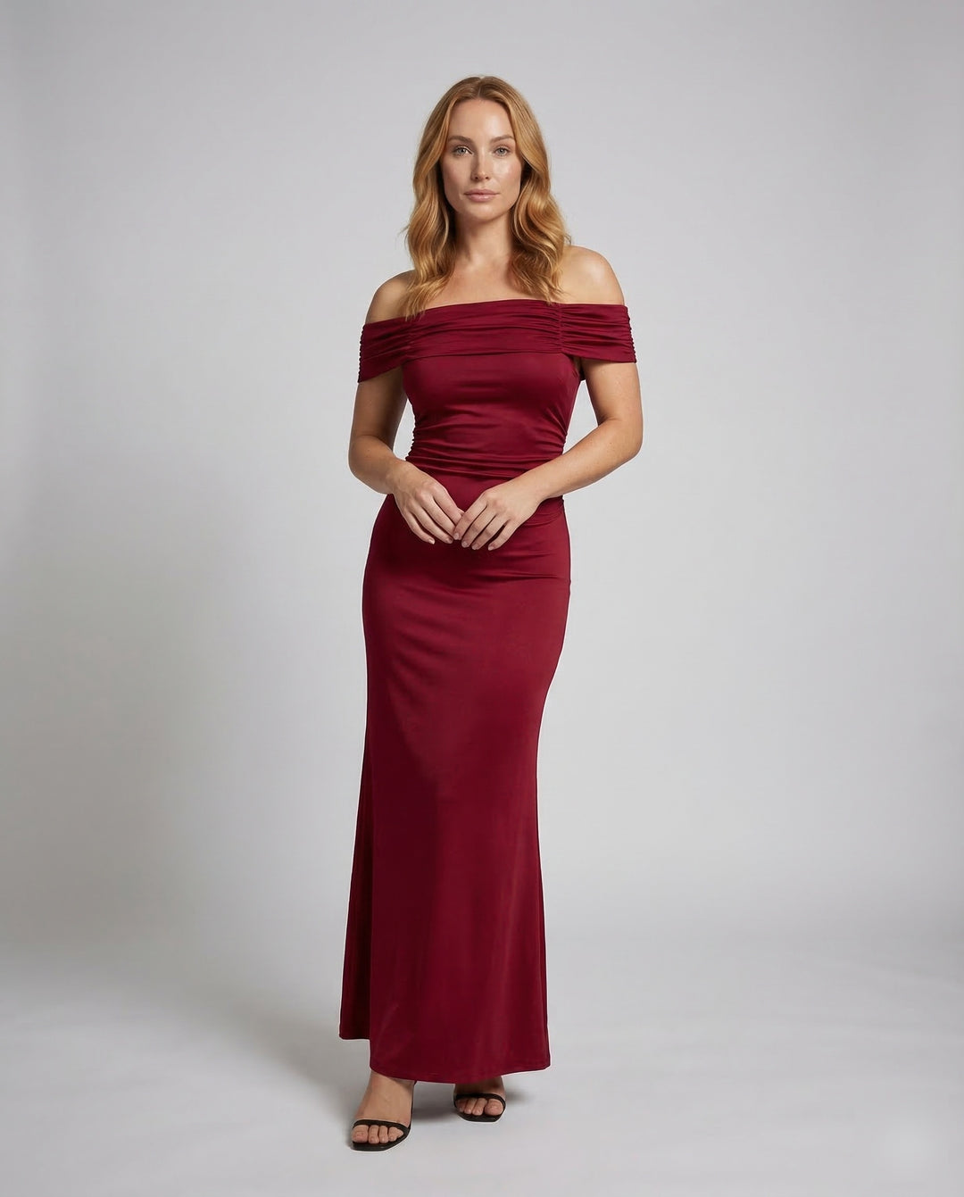 Vestido largo para mujer con hombros descubiertos y detalle fruncido-Maxi Dress-Casaluzia