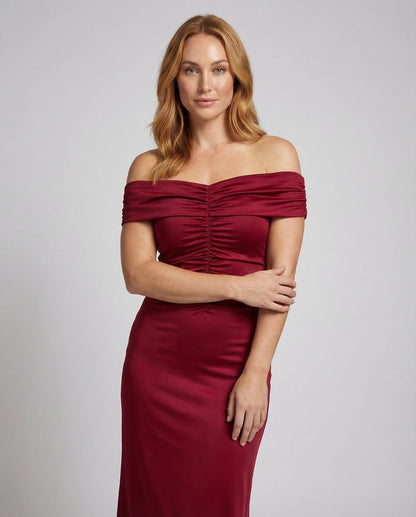 Vestido largo para mujer con hombros descubiertos y detalle fruncido-Maxi Dress-Casaluzia