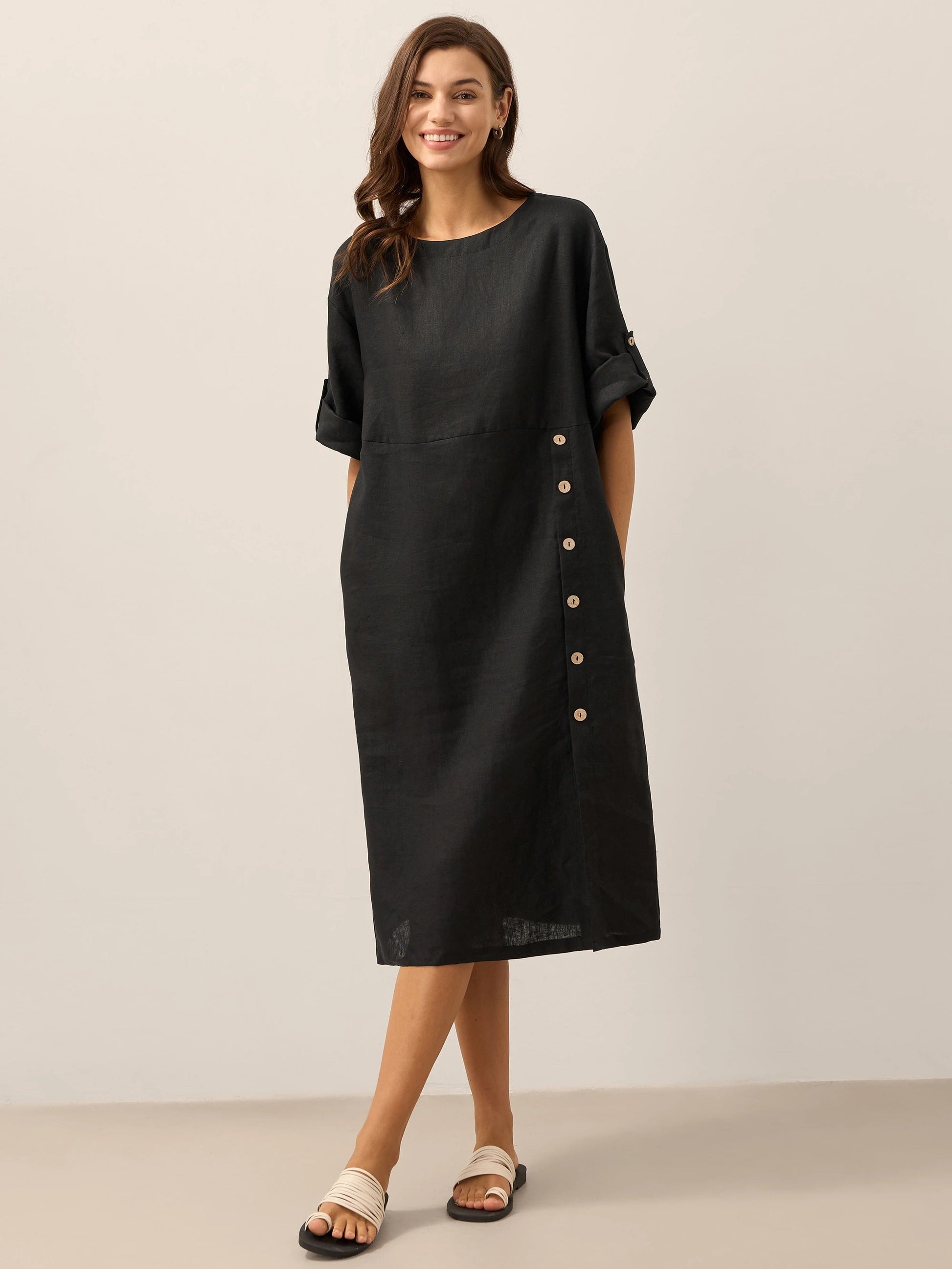 Vestido midi de cuello redondo para mujer con detalle de botones laterales-Midi Dress-Casaluzia