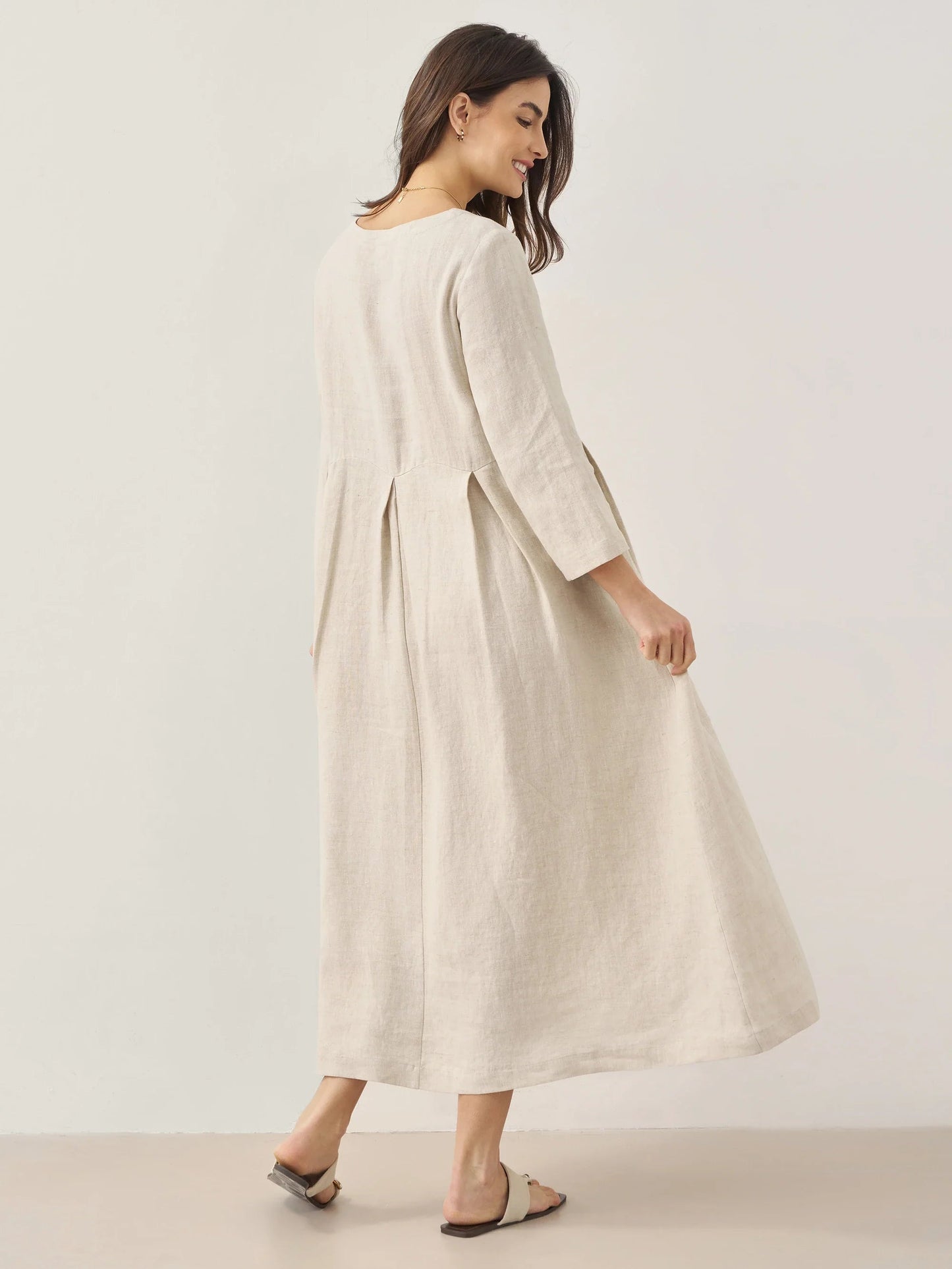 Vestido midi de lino con cuello barco y pliegues para mujer-Midi Dress-Casaluzia